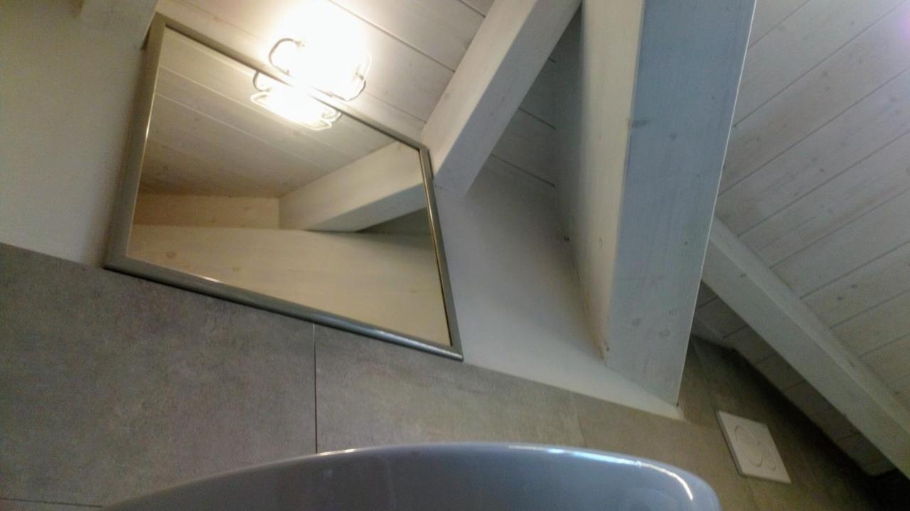 Casa Di Claude 2 Finalmarina Apartment ฟีนาเลลีกูเร ภายนอก รูปภาพ