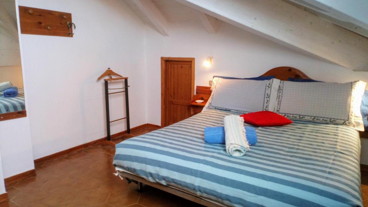 Casa Di Claude 2 Finalmarina Apartment ฟีนาเลลีกูเร ภายนอก รูปภาพ