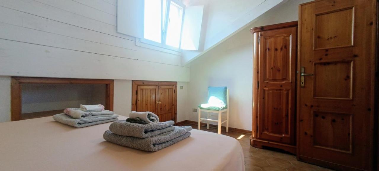 Casa Di Claude 2 Finalmarina Apartment ฟีนาเลลีกูเร ภายนอก รูปภาพ
